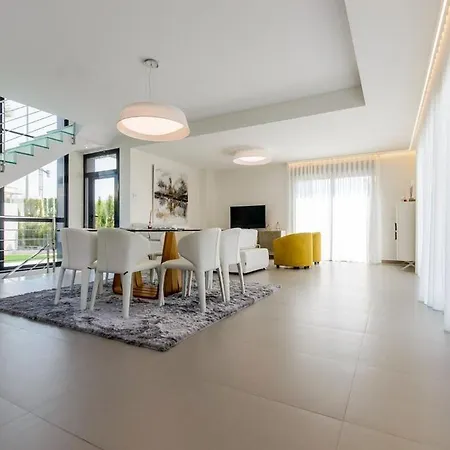 Casa Cabrera Deluxe Апартаменты *
